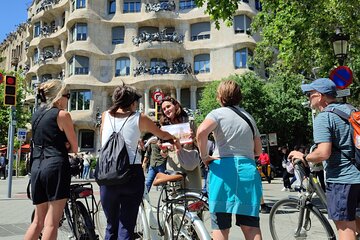 Private Bike Tour in Barcelona: Top Sights and Local Insights