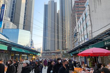 CNN Market Walk and Rooftop BBQ in East Seoul
