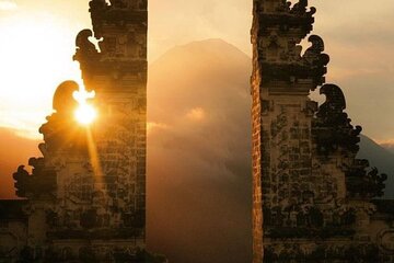East Bali's Icons Tour Lahangan sweet Sunrise And Gate of Heaven 