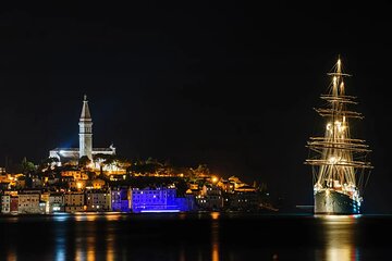 Private Nighttime Luxury Speedboat Tour of Rovinj with Drinks