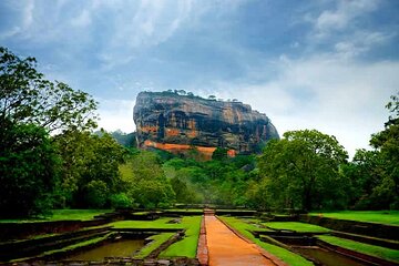 Safari Day Tour to Sigiriya Lion Rock and Golden Cave Temple
