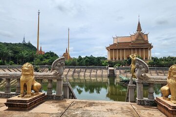Visit Phnom Udong and Silk Island on Share Tour