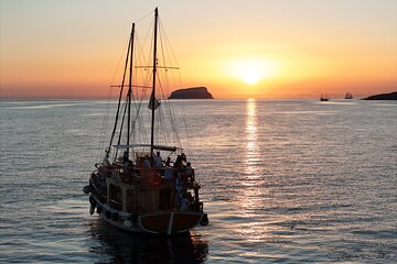 Santorini Sunset cruise