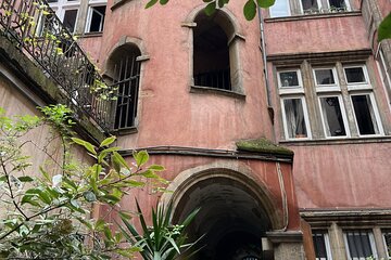 Experience Lyon's Food and History Walking Tour