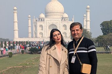 Private Taj Mahal Guided tour from Delhi with Tickets