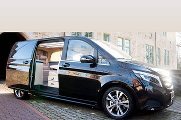 London or Heathrow To Stonehenge Return Private Transfer 