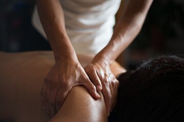 Foot Therapy and Hotpot Feast Half Day Tour