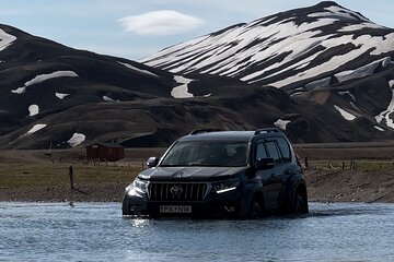 4WD Private Tour of Sigoldugljufur and Landmannalaugar in Iceland