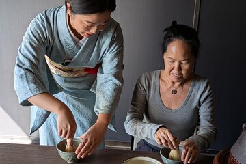 Japanese Tea Ceremony & Japanese-Style Lunch Served by Airline