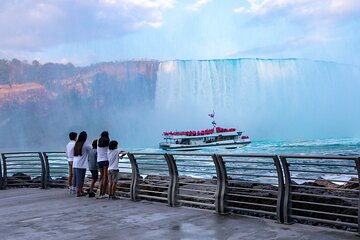 Toronto to Niagara Falls VIP Maple and Wine Tastings