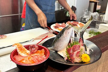 Tsukiji Fish Market: Street Food Tour with Tasting