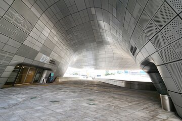 From Dongmyo Market to DDP – Seoul Walking Tour 