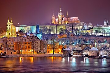 Private Transfer from Vienna to Prague 