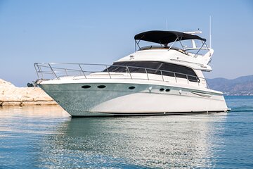 2 Hour Luxury Private Charter Sea Ray 52