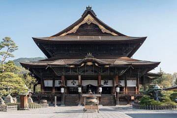 Visit Zenko-ji Temple and Snow Monkey Park Tour