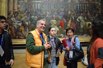 Paris : Louvre Museum Guided Tour with Pre-Booked Tickets