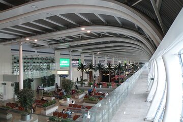 Private Transfer: Mumbai Airport to Hotel