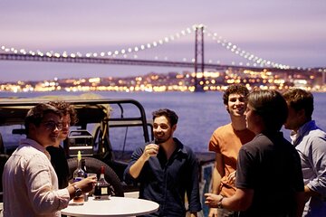 LISBON NIGHT TOUR in a Vintage Jeep with FOOD & DRINK TASTINGS