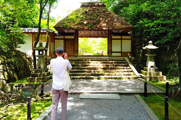 Philosopher’s Path and Hidden Temple Walking Tour in Kyoto