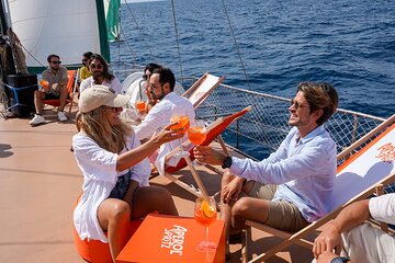 Sunset Sailing in Barcelona & Live Music by Aperol