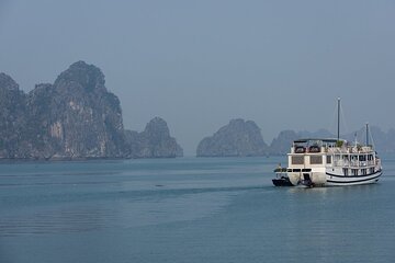 Renea Cruises Boutique Boat in Bai Tu Long
