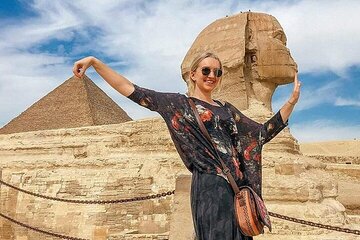 Cairo Over day Pyramids Sphinx and Museum With Lunch - Hurghada 