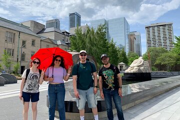 Gratuity-Based Discovery District 3hr Walking Tour of Toronto