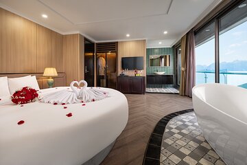 Luxury Halong Bay and Lan Ha Bay 3D2N Cruise with All-Inclusive