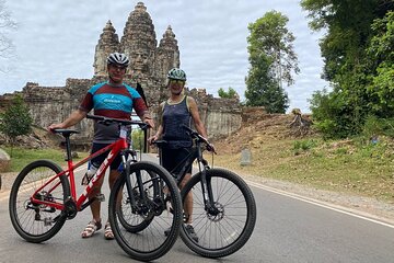 Full-Day Guided Bicycle Tour in Angkor Wat Temple