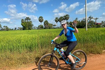 Siem Reap Half Day Countryside Bike Tour with Local Guide