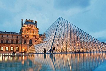 Louvre Outdoor Walking Tour