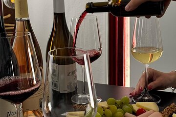 Naxos Town Evening Food Tour with Wine Tasting & 6 food Stops 