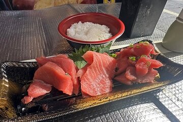 Skip the Line: Tsukiji Market Food Tour with Local Tastings
