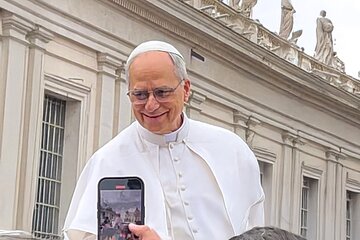 Rome: Pope Leo XIV Audience with Guided Entrance