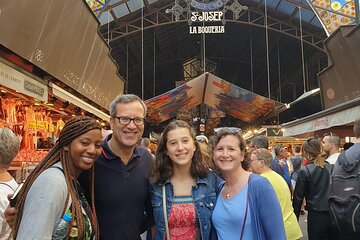Taste of Barcelona: Boqueria Market, Tapas & History Tour