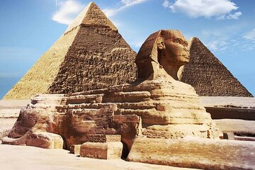 Cairo Tour by bus, Pyramids, Sphinx & Museum with Lunch -Hurghada
