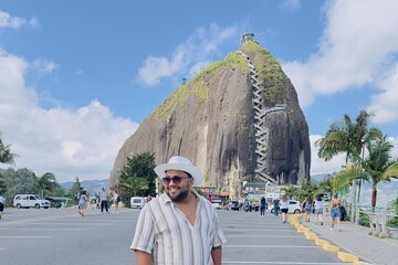Guatapé and Boat Tour with Lunch and Breakfast