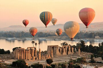 Luxor: Private 2-Day Tour with Hot Air Balloon, East & West Banks