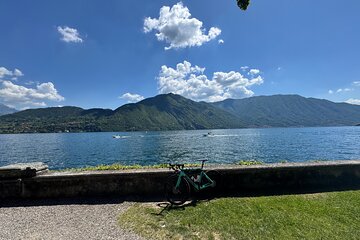 Discovering the three lakes by bike