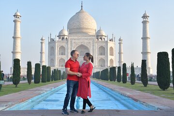 Full Day Private Taj Mahal Tour by Superfast Train from Delhi 