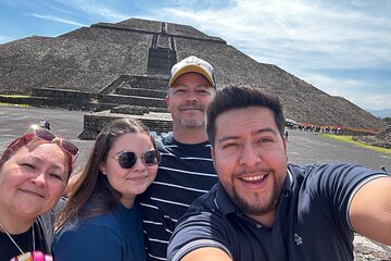Teotihuacan Express, morning from CDMX