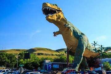 Drumheller Trip from Calgary with Royal Tyrrell Museum & Hoodoos