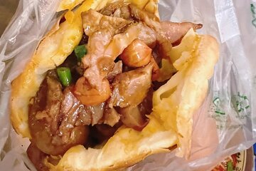 China Market Walk and Food Tasting with Breakfast and Guide