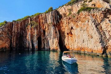 Red Rocks and Hvar Full Day Tour from Split and Brac