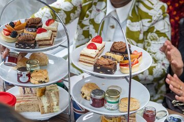 London Afternoon Tea Bus Tour with PG Tips