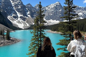Moraine Lake, Lake Louise, Banff Tour from Calgary-Banff-Canmore