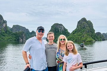 From Hanoi: Ha Long Bay Day Trip on Luxury Cruise & Buffet Lunch