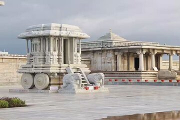2-Day Luxury Private Mysore Trip from Delhi with Flights