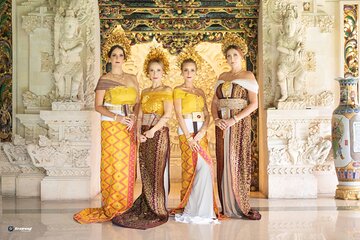 Professional Balinese dress Photoshoot 