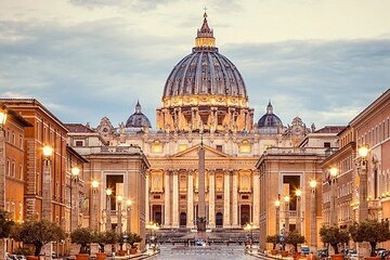 Passage under the Holy Doors with access to the Papal Basilicas